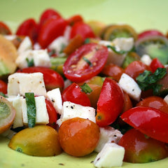 Tomato Mozzarella Salad (Mediterranean Style)